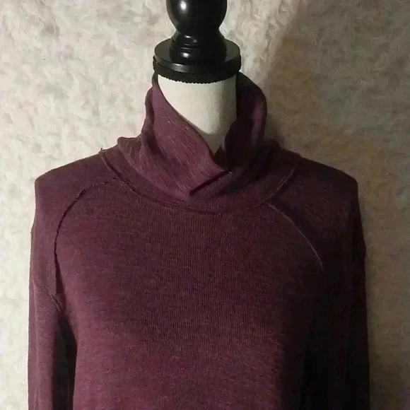 Free People We the Free Split Back Mock Neck Thermal Tunic Top in Purple M - Picture 3 of 8